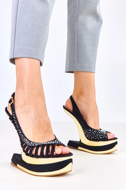 Zwarte sandalen met zirconia op...