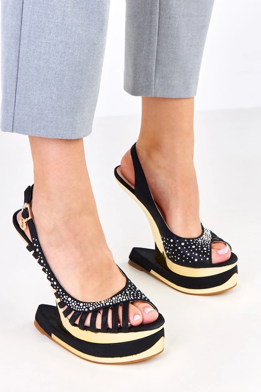 Zwarte sandalen met zirconia op...