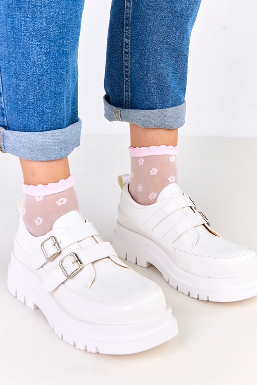 Witte enkellaarsjes op massieve zool,...