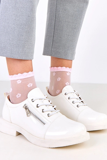 Witte gelakte dames... 2