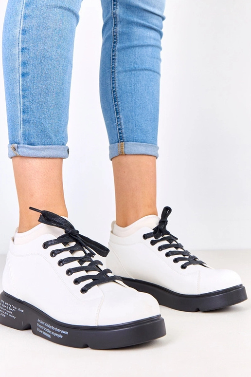 Witte halfhoge schoenen met patroon...