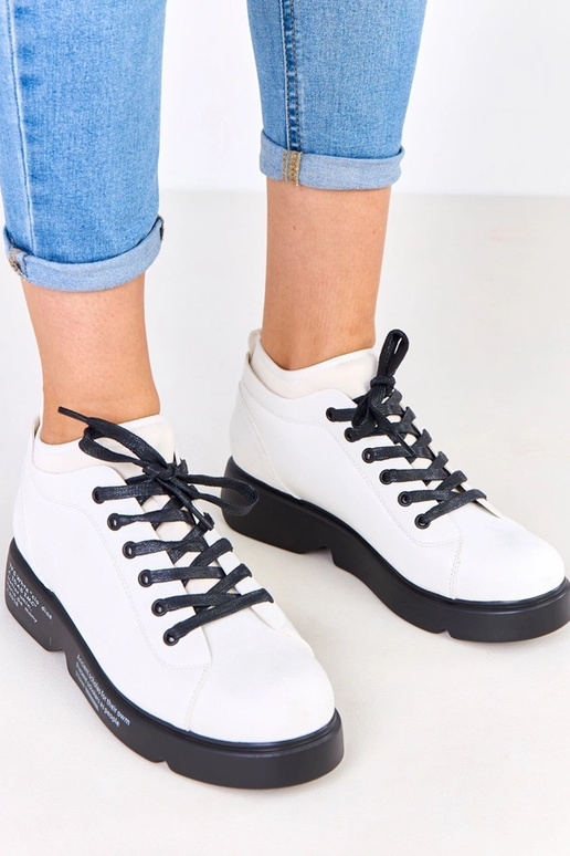 Witte halfhoge schoenen met patroon...