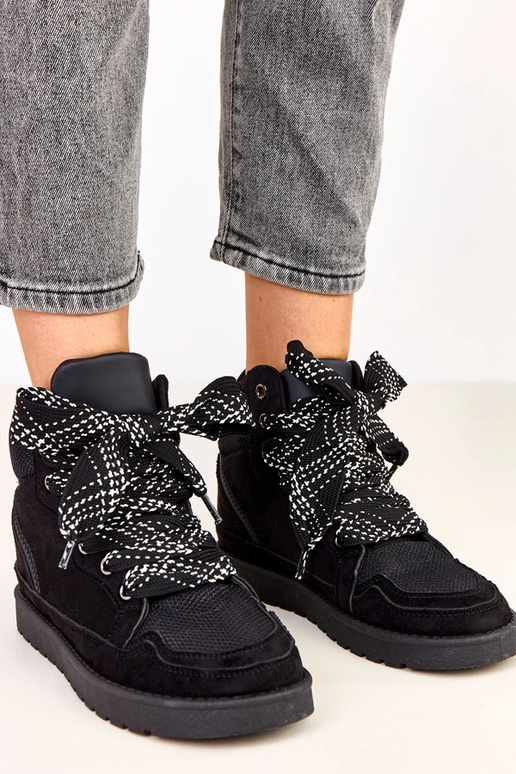 Zwarte hoge sportschoenen met dikke...