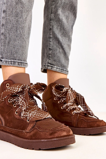 Bruine hoge sportieve schoenen met dikke veters Klevis