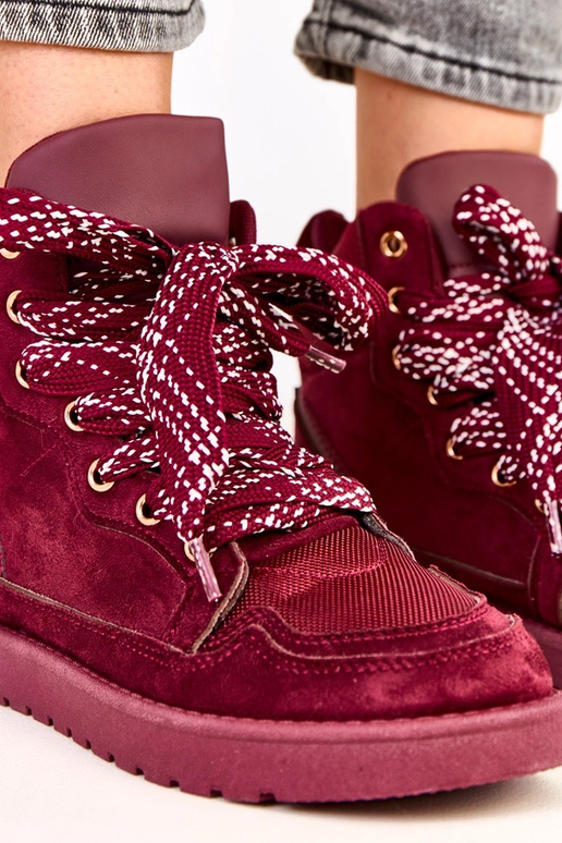 Kersenrode hoge sportieve schoenen...