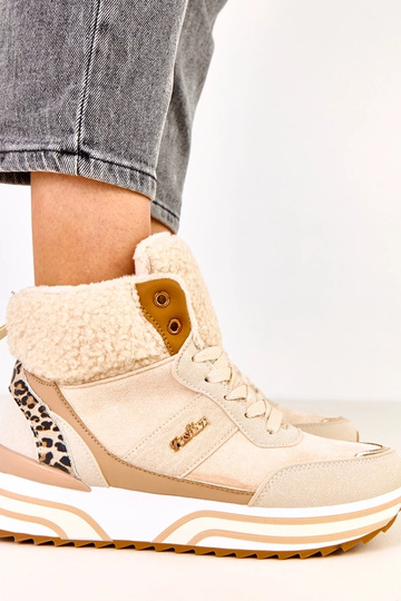 Zandkleurige hoge warme... 2