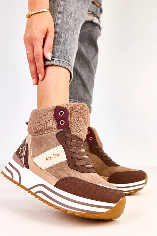 Bruine hoge warme sportieve schoenen...