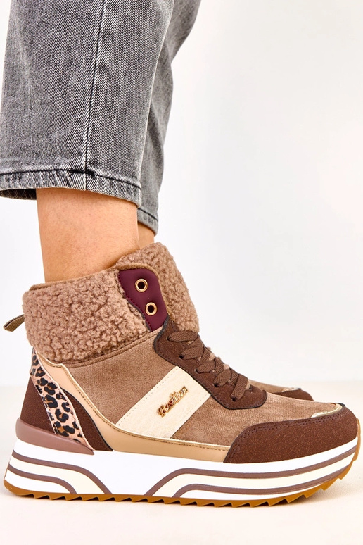 Bruine hoge warme sportieve schoenen...