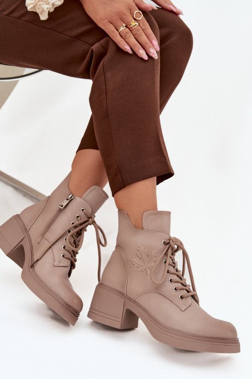 Dames enkellaarsjes van natuurlijk leer met klittenband, gevoerd, Vinceza 39950 zandkleur