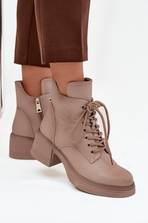 Dames enkellaarsjes van natuurlijk leer met klittenband, gevoerd, Vinceza 39950 zandkleur