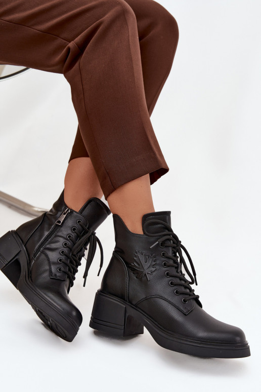 Dames enkellaarsjes van natuurlijk leer met klittenband, gevoerd, Vinceza 39950 zwarte kleur