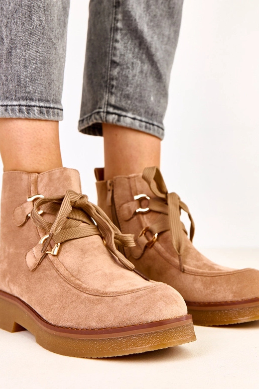 Zandkleurige warme enkellaarsjes met...