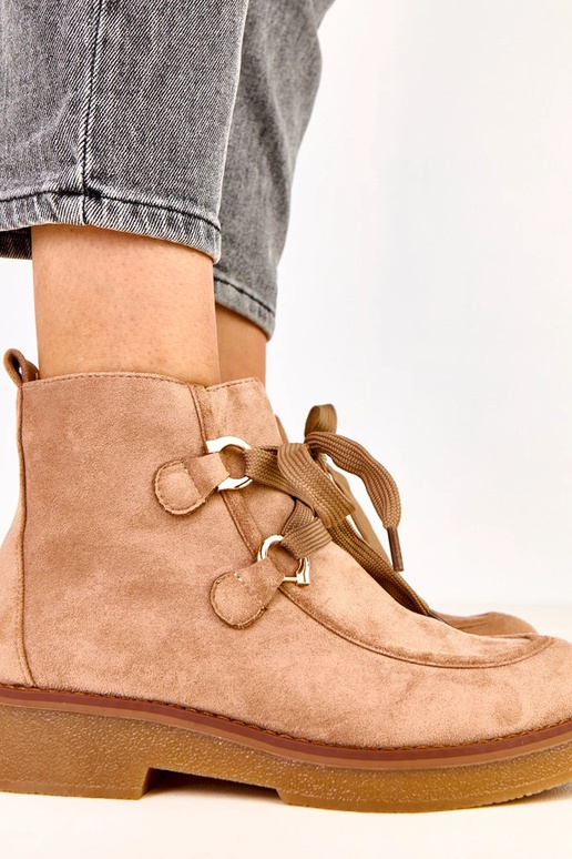 Zandkleurige warme enkellaarsjes met...