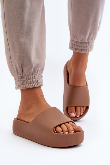 Dames Slippers Op dikke zool bruine kleur Oreithano