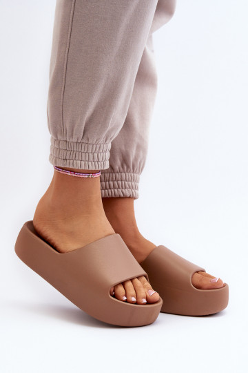 Dames Slippers Op dikke zool bruine kleur Oreithano 2