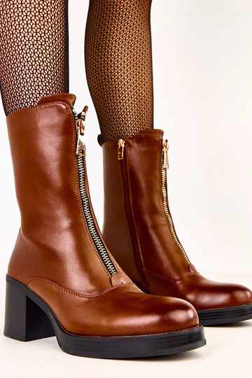 Bruine enkellaarsjes met...