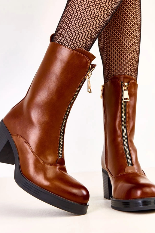 Bruine enkellaarsjes met hak en...