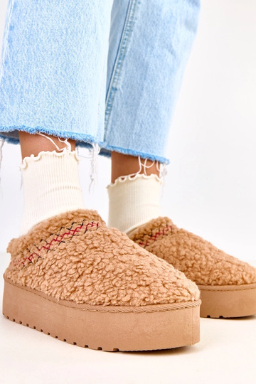 Donkerbeige lage... 2