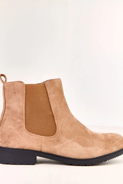 Bruine platte enkellaarsjes met...