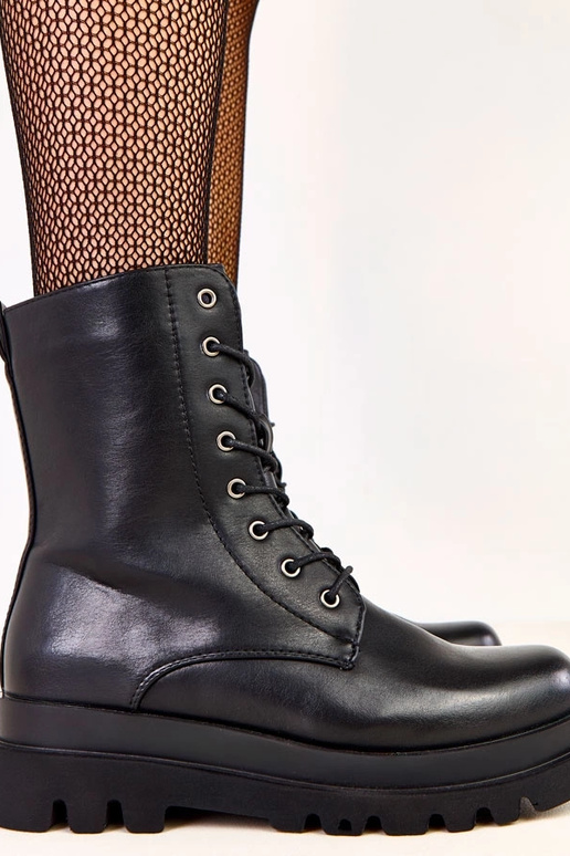 Zwarte klassieke dames wandelschoenen...