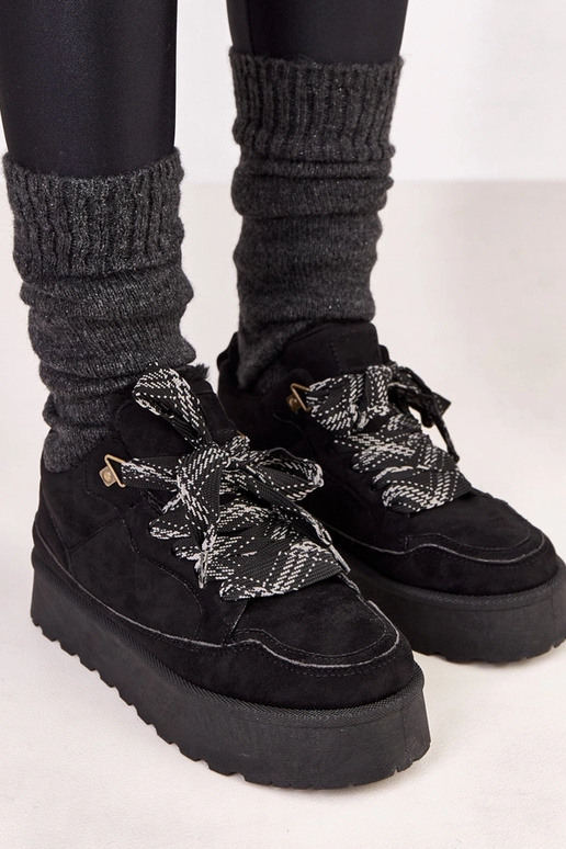 Zwarte warme sportschoenen met dikke...