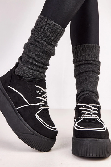 Zwarte warme sportschoenen... 2