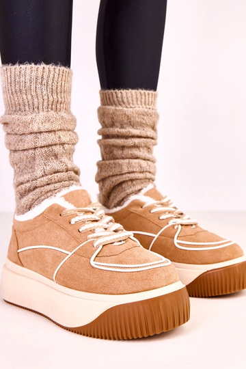 Bruine warme sportschoenen...