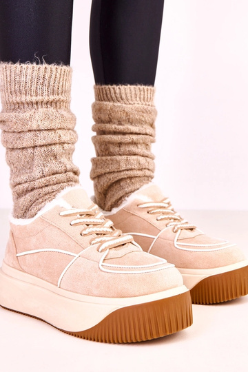 Beige warme sportschoenen...