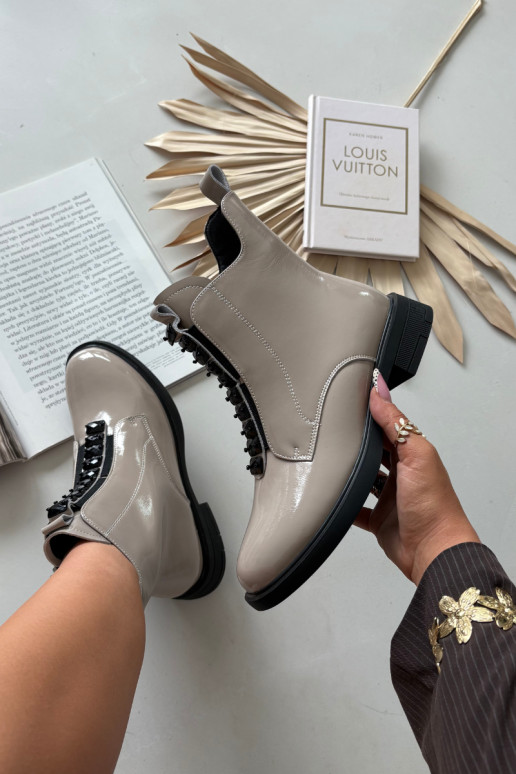 Vrouwen laarsjes van natuurlijke leer met lak effect D&A MR52-108 zandkleur