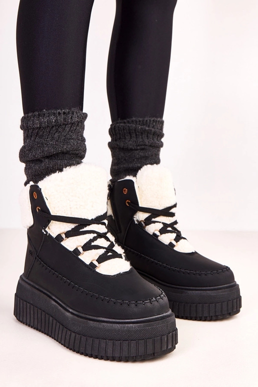 Zwarte warme sportieve enkellaarsjes...