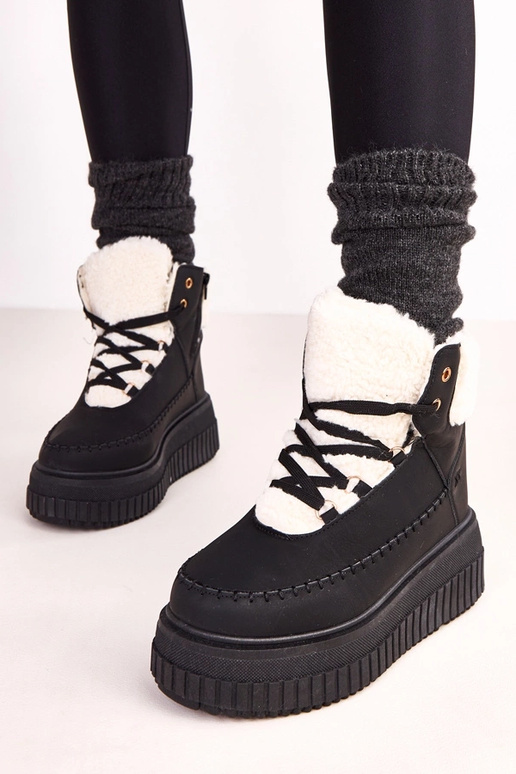 Zwarte warme sportieve enkellaarsjes...