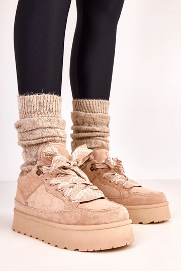 Bruine warme sportschoenen...