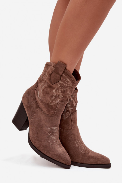 Laarzen in coInboystijl Dames met hakken van eco-suèdeoIne beige Carissa Laarzen in coInboystijl Dames met hakken van eco-suèdeoIne beige Carissa