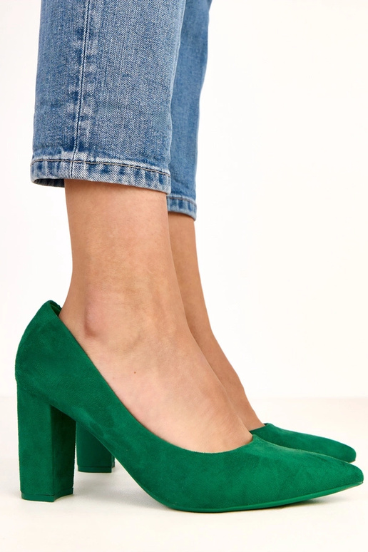 Groene sandalen van kunstsuède met... Groene sandalen van kunstsuède met...