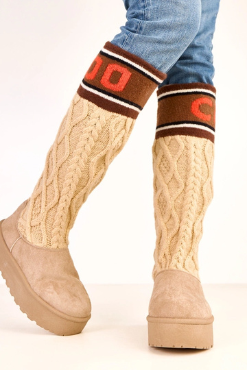 Zandkleurige sneeuwlaarzen... 2