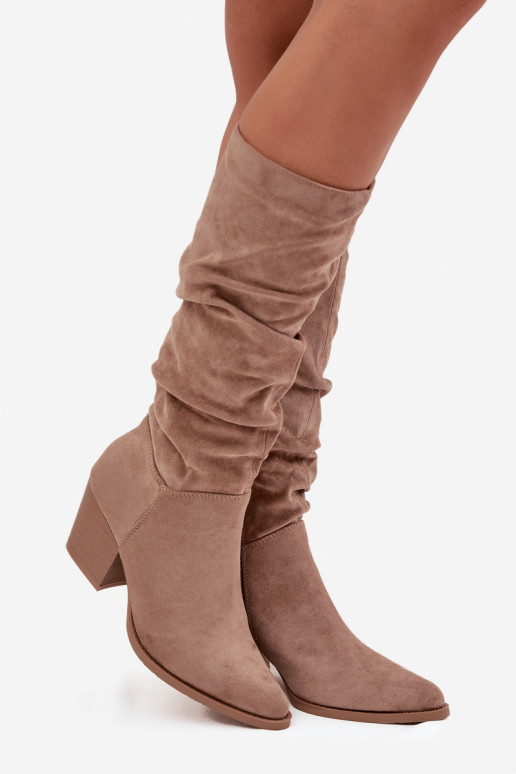 dameslaarzen Met een geplooid bovenInerk met hakken opInarmen beige Paelina dameslaarzen Met een geplooid bovenInerk met hakken opInarmen beige Paelina