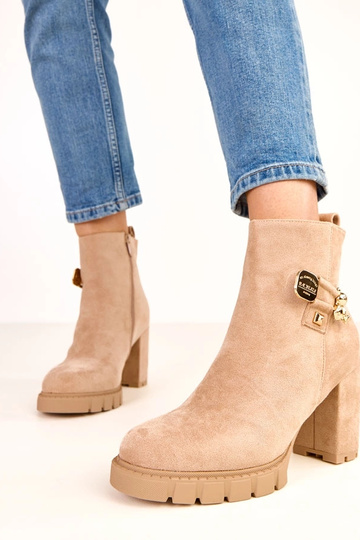 Zandkleurige enkellaarsjes... 2