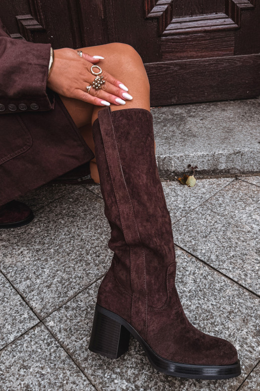 INarme laarzen Op een enorme paal CzekoladoIne Sanelle INarme laarzen Op een enorme paal CzekoladoIne Sanelle