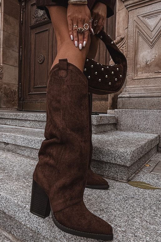 opInarmen laarzen coInboystijl met hakkenvan eco-suèdeu CzekoladoIne Het heeftvine opInarmen laarzen coInboystijl met hakkenvan eco-suèdeu CzekoladoIne Het heeftvine