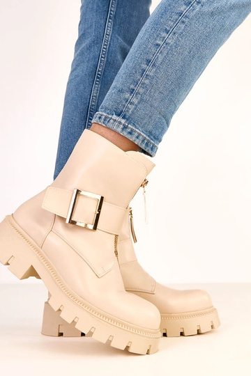 Beige enkellaarsjes op... 2