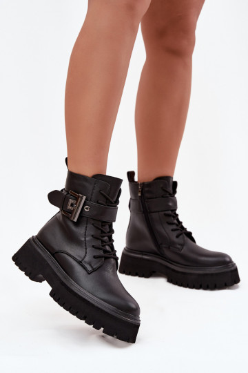 Dames werkankle boots van kunstleer warm versierd met gespen D&A MK52-032 zwarte kleur 2