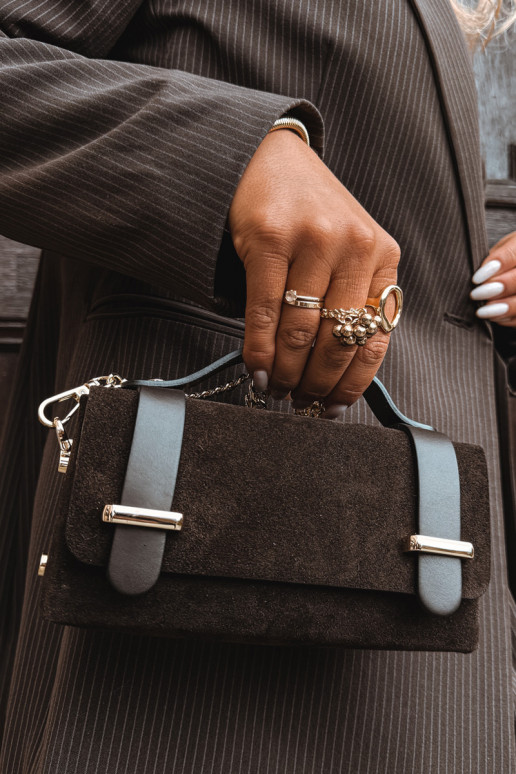 HandtasOpturalnego van suèdeu met kettingen CzekoladoIna Nivra HandtasOpturalnego van suèdeu met kettingen CzekoladoIna Nivra