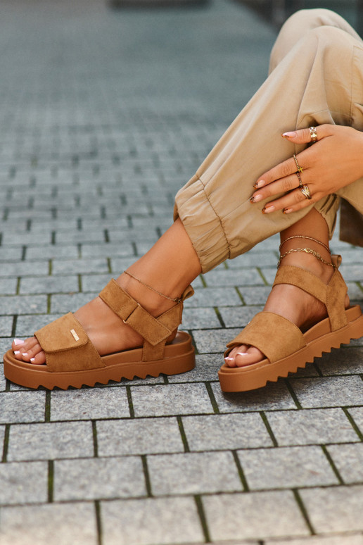 Dames Sandalen van suède met platform Big Star NN274705 bruine kleur Dames Sandalen van suède met platform Big Star NN274705 bruine kleur