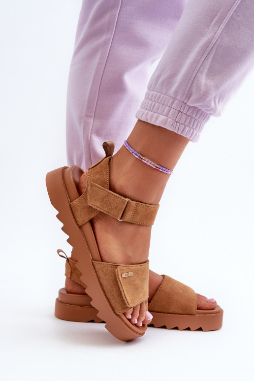 Dames Sandalen van suède met platform Big Star NN274705 bruine kleur Dames Sandalen van suède met platform Big Star NN274705 bruine kleur