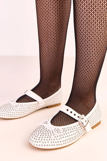 Witte ballerina's versierd met studs en strikje Mylie