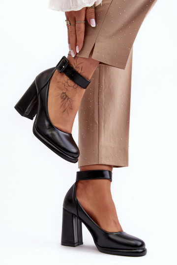 Schoenen met hakken met gespen zInart Idovana