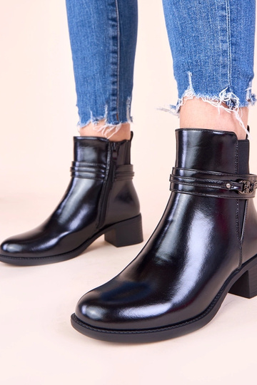 Zwarte warme enkellaarsjes...