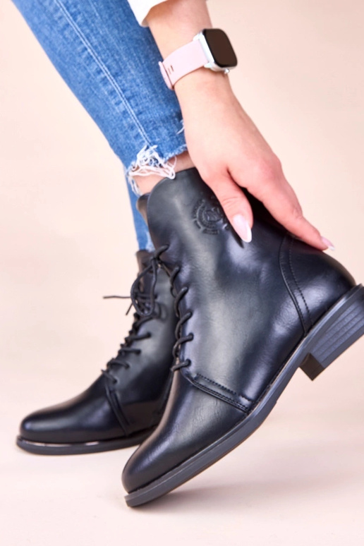 Zwarte warme enkellaarsjes met veters...