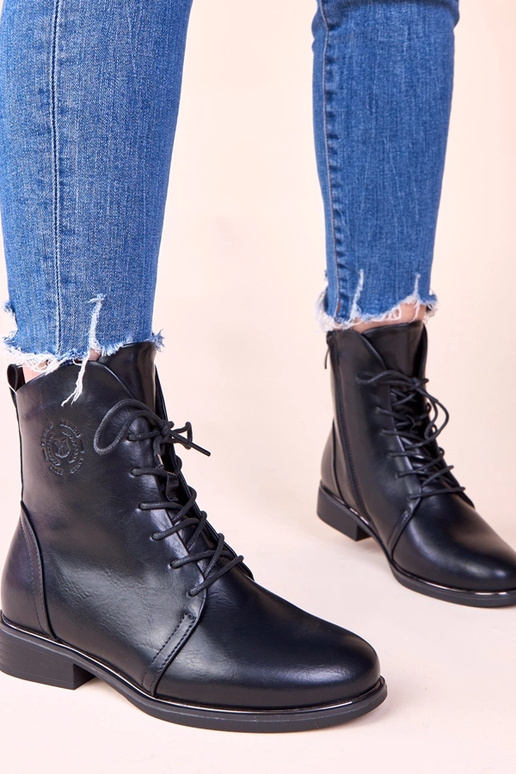 Zwarte warme enkellaarsjes met veters...