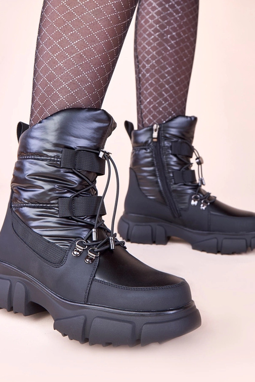 Zwarte glanzende sneeuwlaarzen...